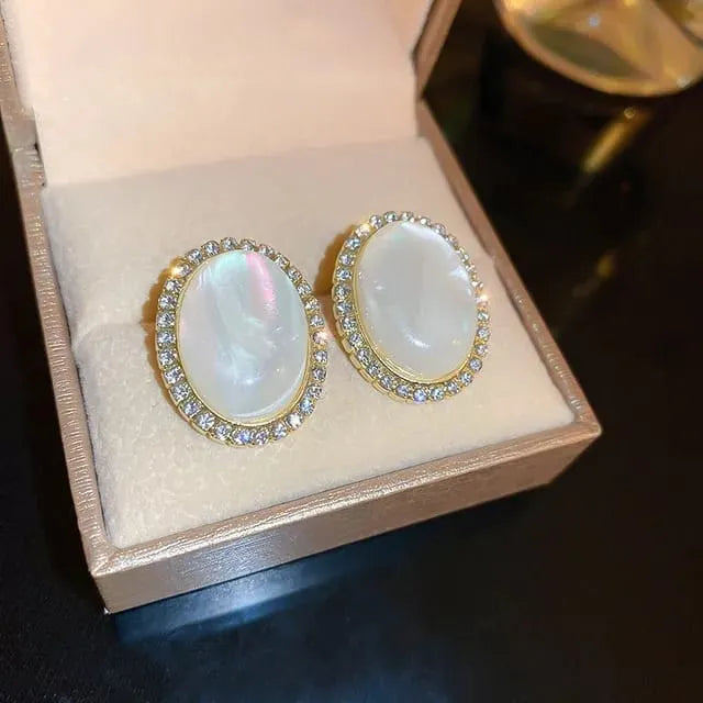 OPAL RADIANCE OVAL EARRING