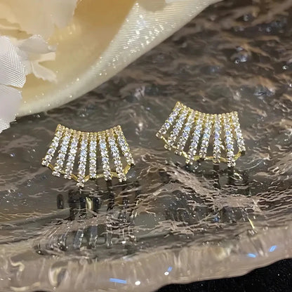 GOLDEN FAN ELEGANCE EARRING