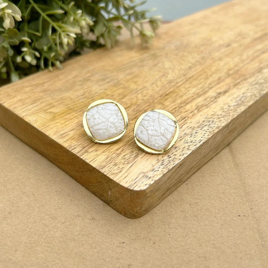 GOLDEN WHITE CUFFLINK EARRING