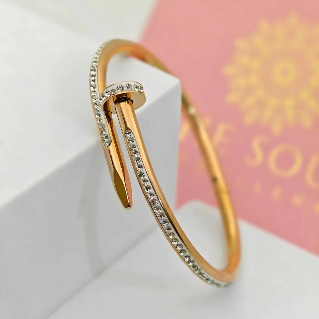 DIAMOND NAIL BRACELET