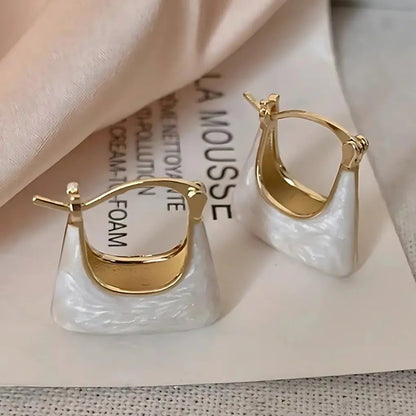 TRIANGULAR BLOSSOM EARRING