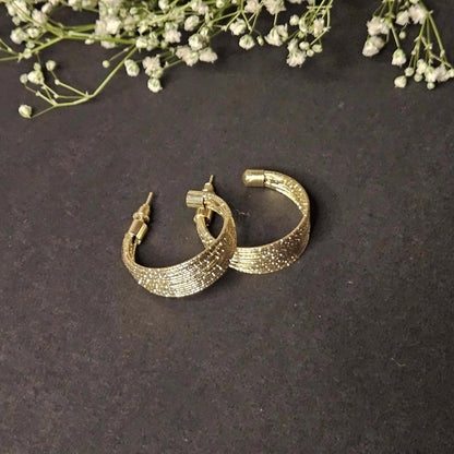 GOLDEN WOVEN HOOP EARRING