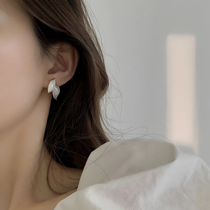 ELEGANT LEAF VEIN EARRING