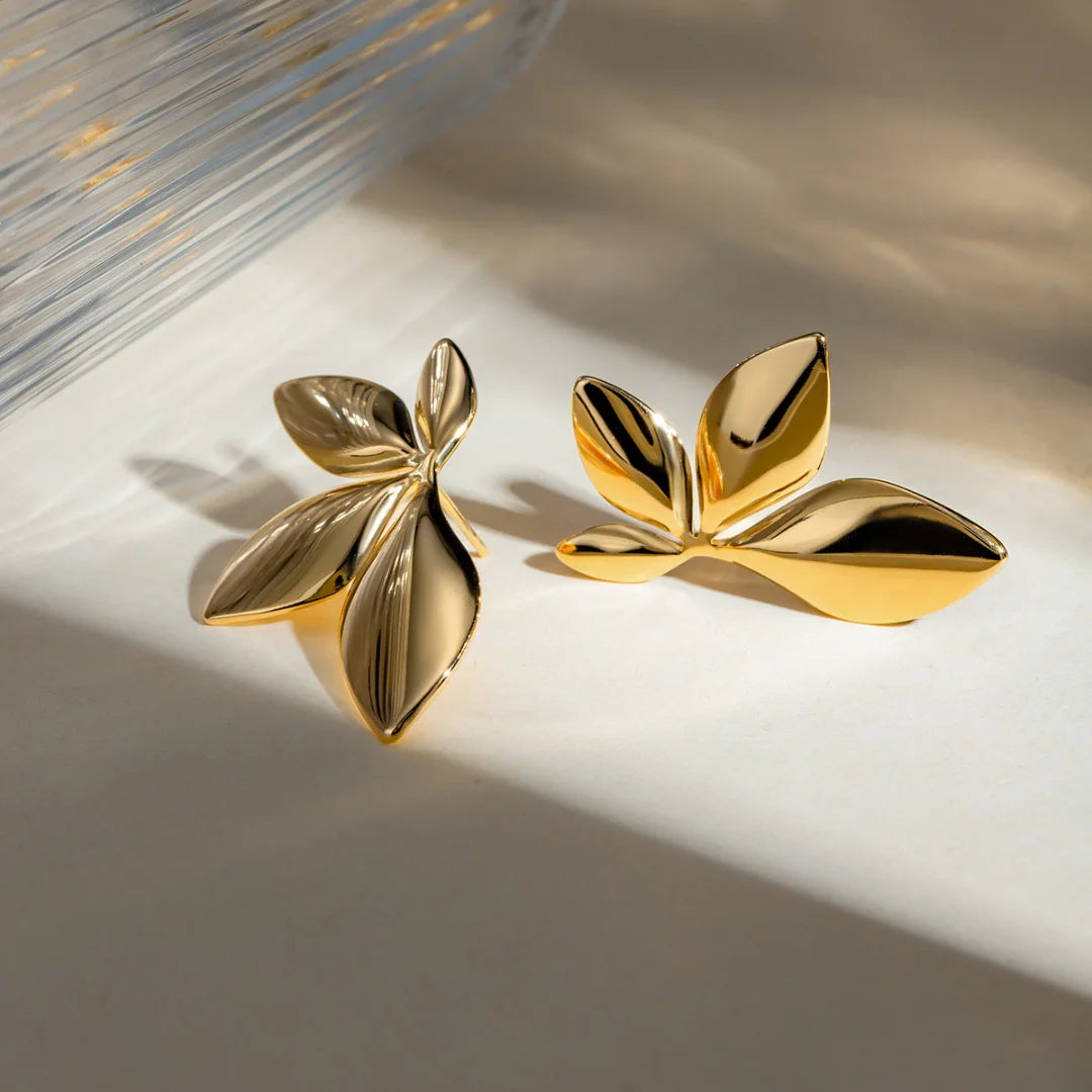 GOLDEN LEAF ELEGANCE EARRING