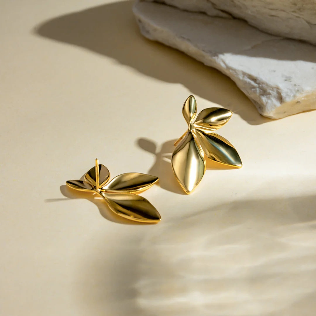 GOLDEN LEAF ELEGANCE EARRING