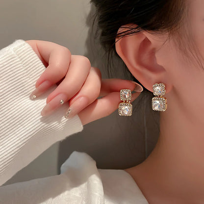 SPARKLING ELEGANCE EARRING