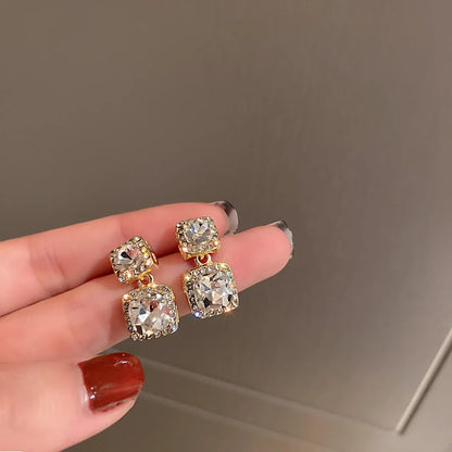 SPARKLING ELEGANCE EARRING