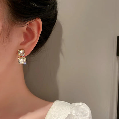 SPARKLING ELEGANCE EARRING