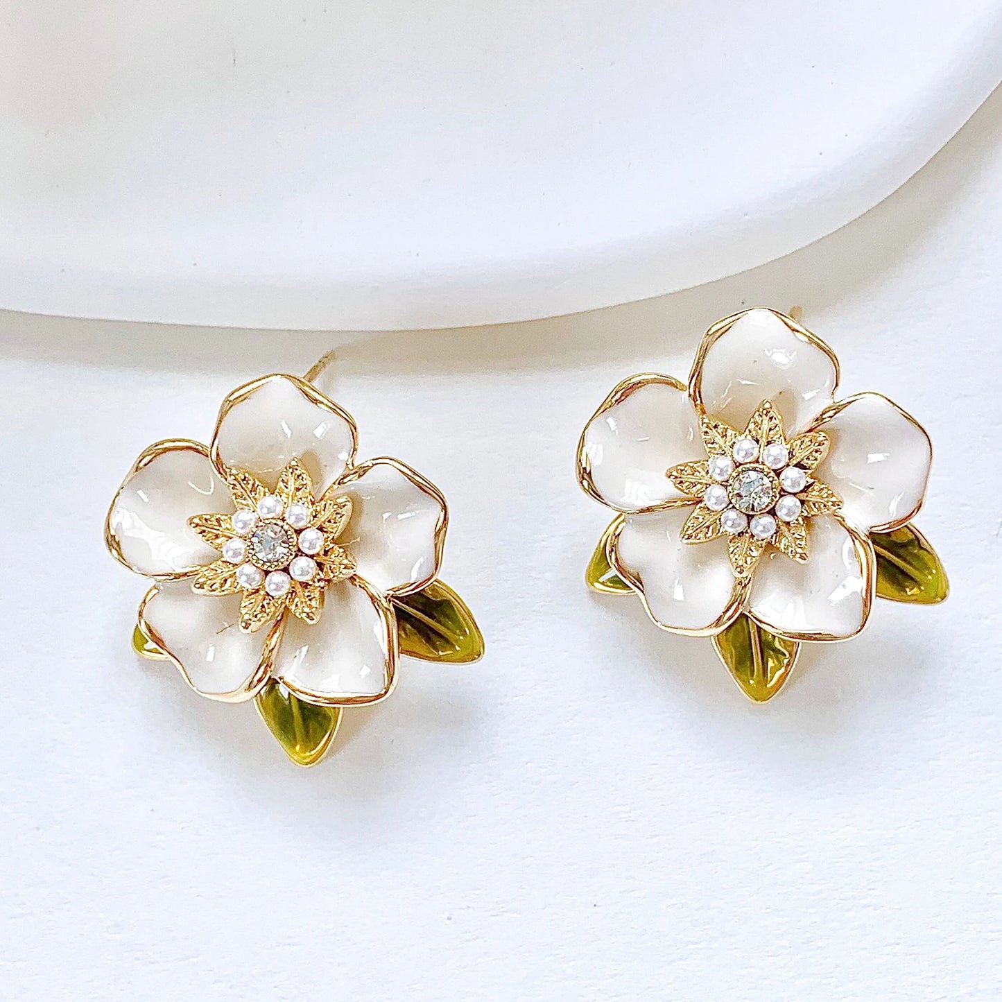 FLORAL ELEGANCE EARRING