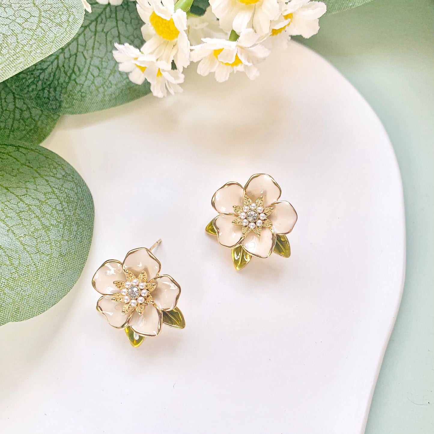 FLORAL ELEGANCE EARRING