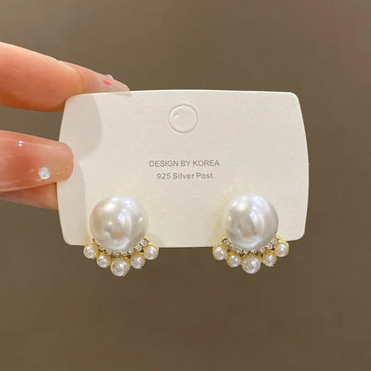 PEARL CLUSTER ELEGANCE EARRING