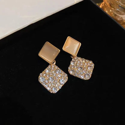 GOLDEN SPARKLE SQUARE EARRING