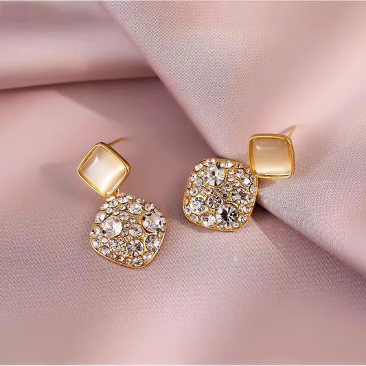 GOLDEN SPARKLE SQUARE EARRING