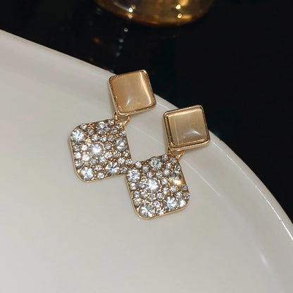 GOLDEN SPARKLE SQUARE EARRING