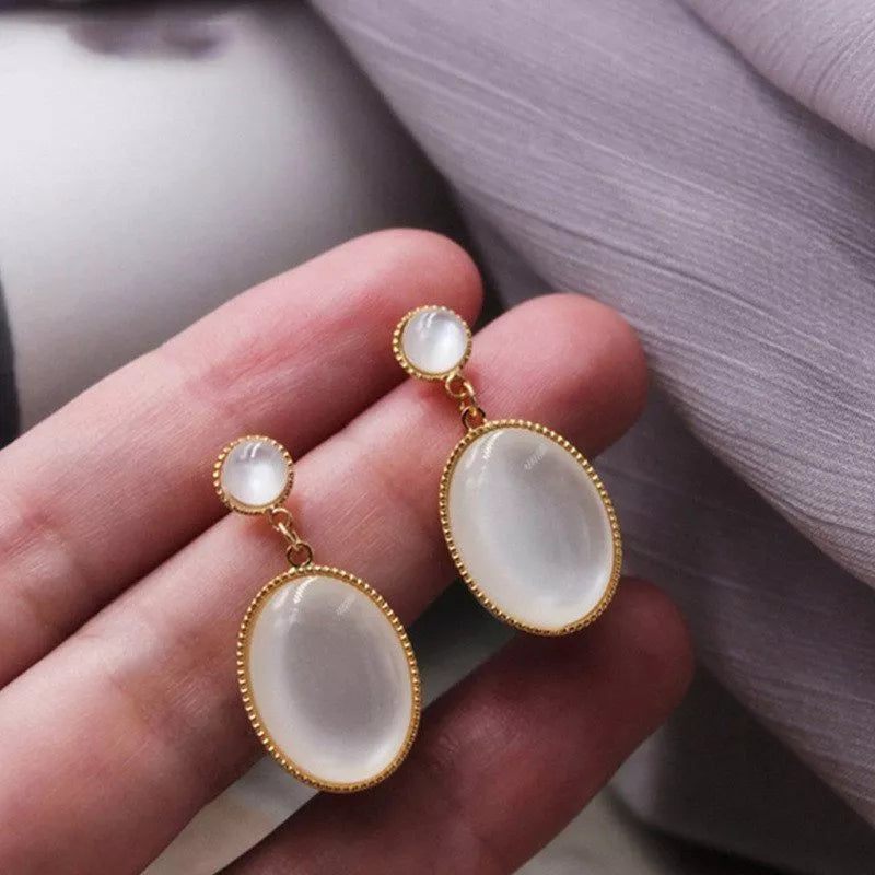 GOLDEN OVAL ELEGANCE EARRING